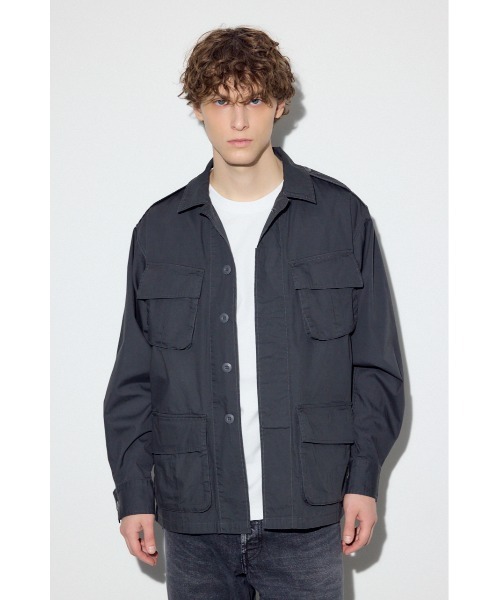 AZUL by moussy（アズールバイマウジー）の「ファティーグJK（ミリタリージャケット・メンズ・カーキ/ベージュ/ライトブラック・MEDIUM/LARGE）」の5枚目の写真