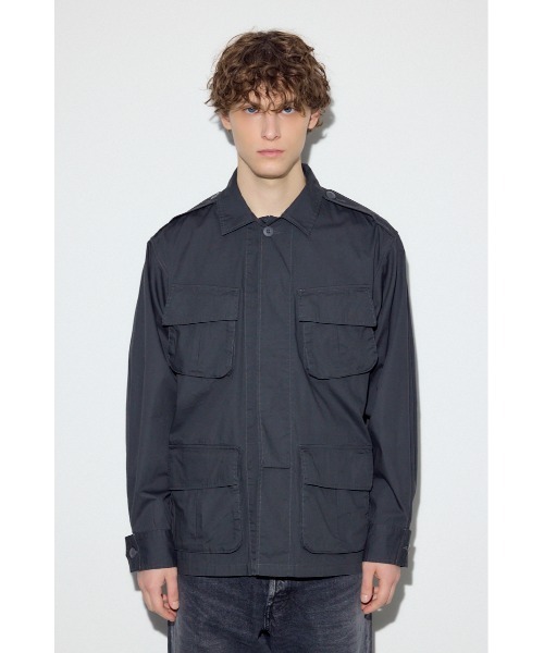 AZUL by moussy（アズールバイマウジー）の「ファティーグJK（ミリタリージャケット・メンズ・カーキ/ベージュ/ライトブラック・MEDIUM/LARGE）」の8枚目の写真