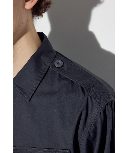 AZUL by moussy（アズールバイマウジー）の「ファティーグJK（ミリタリージャケット・メンズ・カーキ/ベージュ/ライトブラック・MEDIUM/LARGE）」の12枚目の写真