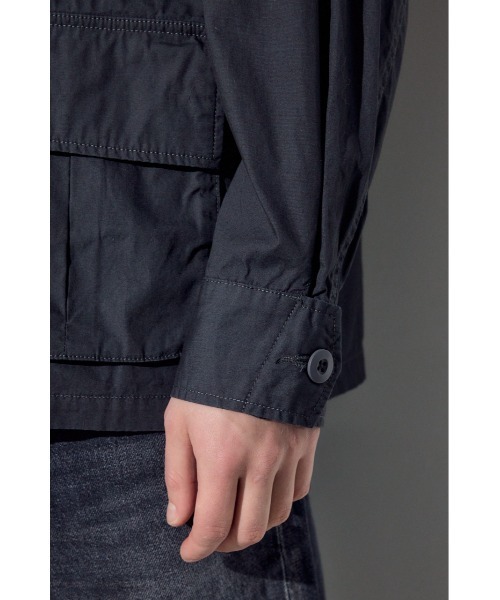 AZUL by moussy（アズールバイマウジー）の「ファティーグJK（ミリタリージャケット・メンズ・カーキ/ベージュ/ライトブラック・MEDIUM/LARGE）」の14枚目の写真
