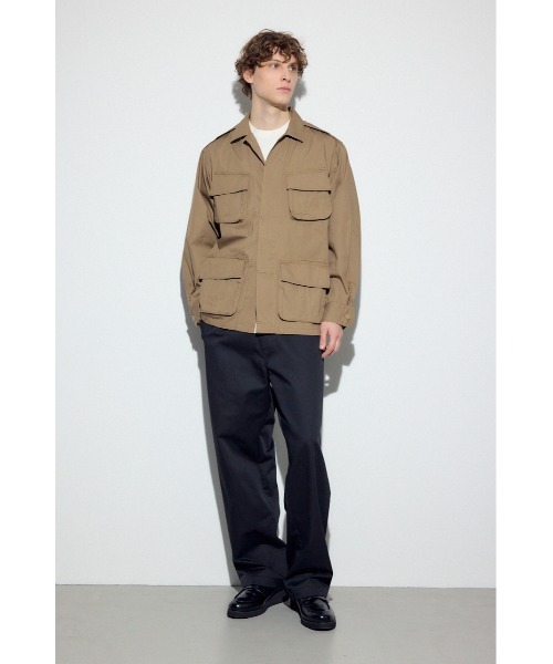 AZUL by moussy（アズールバイマウジー）の「ファティーグJK（ミリタリージャケット・メンズ・カーキ/ベージュ/ライトブラック・MEDIUM/LARGE）」の20枚目の写真