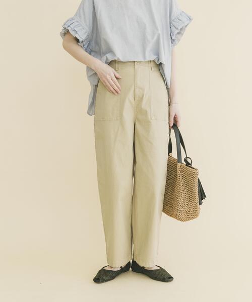 ITEMS URBANRESEARCH（アイテムズ アーバンリサーチ）の「ストレートベイカーパンツ（その他パンツ・レディース・ベージュ/カーキ・FREE）」の2枚目の写真