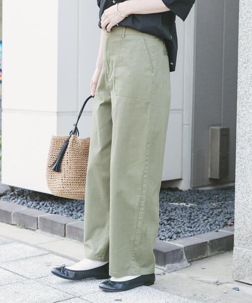 ITEMS URBANRESEARCH（アイテムズ アーバンリサーチ）の「ストレートベイカーパンツ（その他パンツ・レディース・ベージュ/カーキ・FREE）」の4枚目の写真