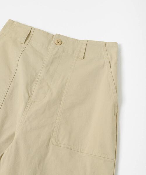 ITEMS URBANRESEARCH（アイテムズ アーバンリサーチ）の「ストレートベイカーパンツ（その他パンツ・レディース・ベージュ/カーキ・FREE）」の22枚目の写真