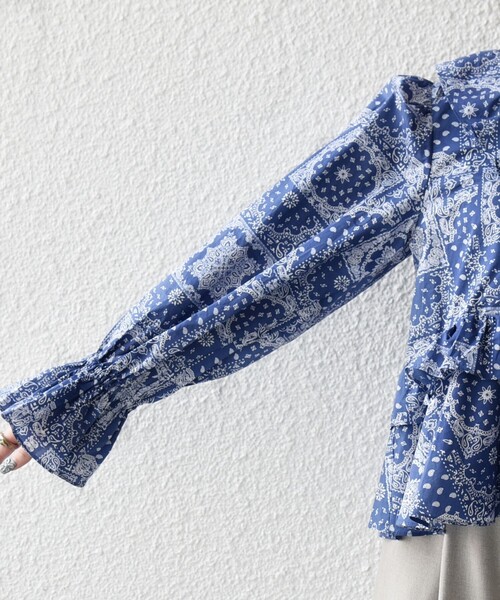 SHIPS any:〈洗濯機可能〉バンダナ プリント カシュクール フリル