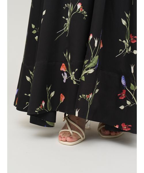 SNIDEL（スナイデル）の「【WEB限定00サイズあり】ボタニカルパターンキャミワンピース（ワンピース・レディース・イエロー/ベージュ/ブラック・0/1/00）」の13枚目の写真