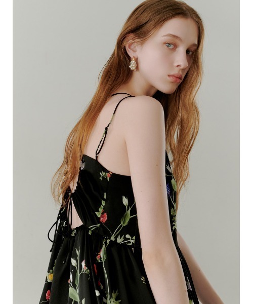 SNIDEL（スナイデル）の「【WEB限定00サイズあり】ボタニカルパターンキャミワンピース（ワンピース・レディース・イエロー/ベージュ/ブラック・0/1/00）」の18枚目の写真