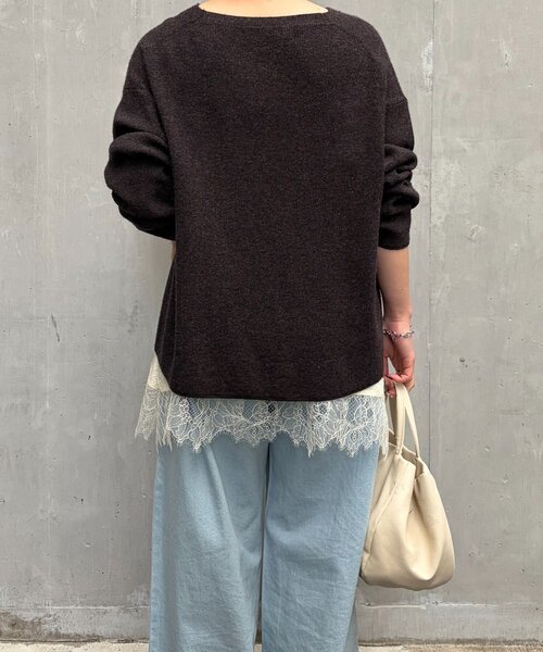 Jena espace merveilleux（ジェナ　エスパスメルヴェイユ）の「【シンプルコーデを格上げ】レースキャミソール（シャツ/ブラウス・レディース・アイボリー/ブラック・FREE）」の11枚目の写真