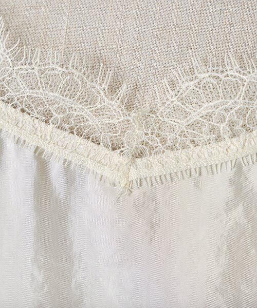 Jena espace merveilleux（ジェナ　エスパスメルヴェイユ）の「【シンプルコーデを格上げ】レースキャミソール（シャツ/ブラウス・レディース・アイボリー/ブラック・FREE）」の16枚目の写真