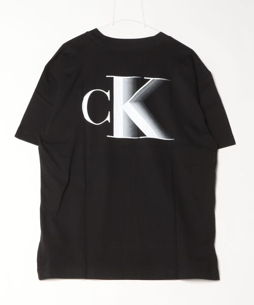 Calvin Klein Jeans(カルヴァンクラインジーンズ)の「Calvin Klein Jeans カルバンクラインジーンズ BOLD CK TEE モノグラムCK半袖Tシャツ(Tシャツ/カットソー・メンズ・ホワイト/ブラック・L/XL/M)」の3枚目の写真