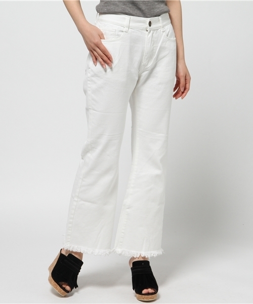 mystic（ミスティック）の「【mystic】裾フリンジデニムパンツ（デニムパンツ・レディース・ブルー/ネイビー/ホワイト・1/2）」の2枚目の写真