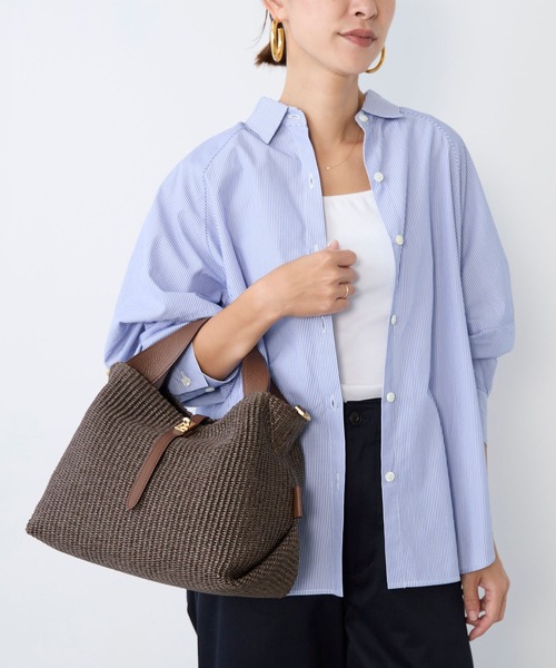 VIOLAd'ORO（ヴィオラドーロ）の「【VIOLAd'ORO】ラフィア調2WAYレザー金具付きショルダーバッグ-SANDRO（ショルダーバッグ・レディース・ブラウン/サンドベージュ・FREE）」の2枚目の写真