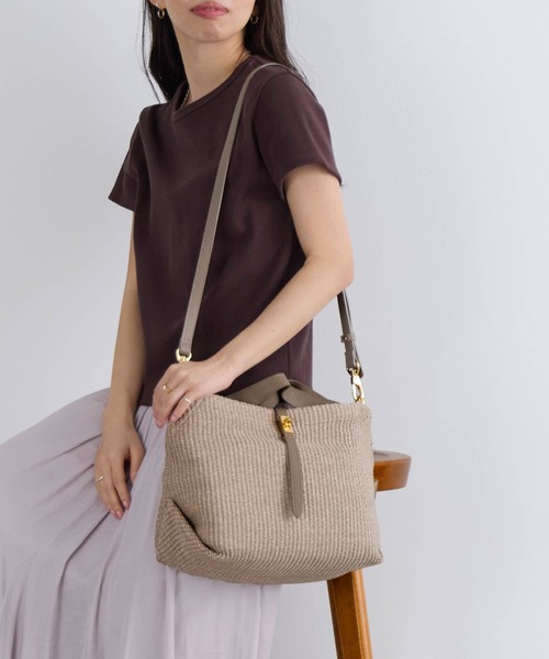 VIOLAd'ORO（ヴィオラドーロ）の「【VIOLAd'ORO】ラフィア調2WAYレザー金具付きショルダーバッグ-SANDRO（ショルダーバッグ・レディース・ブラウン/サンドベージュ・FREE）」の4枚目の写真