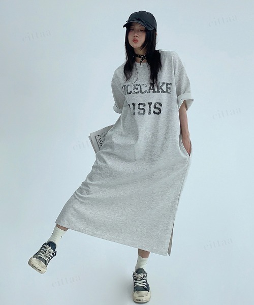 Dalfwin（ダールフィン）の「韓国ファッション RICECAKEかすれロゴロング丈半袖Tシャツワンピース（ワンピース・レディース・ブラック/グレー・FREE）」の2枚目の写真