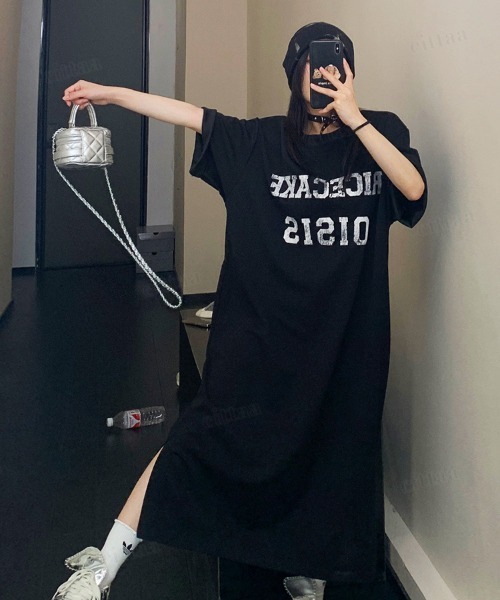 Dalfwin（ダールフィン）の「韓国ファッション RICECAKEかすれロゴロング丈半袖Tシャツワンピース（ワンピース・レディース・ブラック/グレー・FREE）」の9枚目の写真