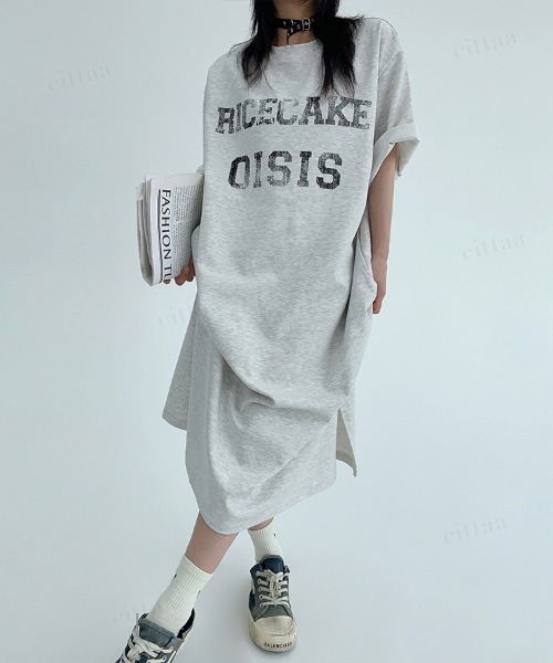 Dalfwin（ダールフィン）の「韓国ファッション RICECAKEかすれロゴロング丈半袖Tシャツワンピース（ワンピース・レディース・ブラック/グレー・FREE）」の15枚目の写真