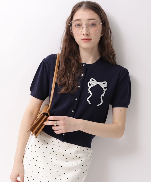 Rirandture(リランドチュール)の「ハーフスリーブリボン刺繍カーデプルオーバー(ニット/セーター・レディース・オフホワイト/ライトイエロー/ライトブルー/ネイビー/ピンク系その他5・2)」の3枚目の写真