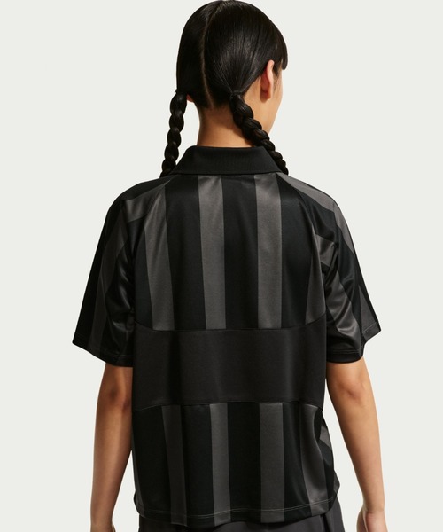 NIKE(ナイキ)の「NIKE AS WMNS NSW STREET OS SS STRP JSY / ナイキ ウィメンズ NSW ストリート OS STRP JSY SS トップ 【SP】(ジャージ・レディース・ブラック・S/M/L)」の8枚目の写真
