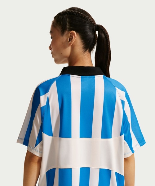 NIKE(ナイキ)の「NIKE AS WMNS NSW STREET OS SS STRP JSY / ナイキ ウィメンズ NSW ストリート OS STRP JSY SS トップ 【SP】(ジャージ・レディース・ブラック・S/M/L)」の16枚目の写真