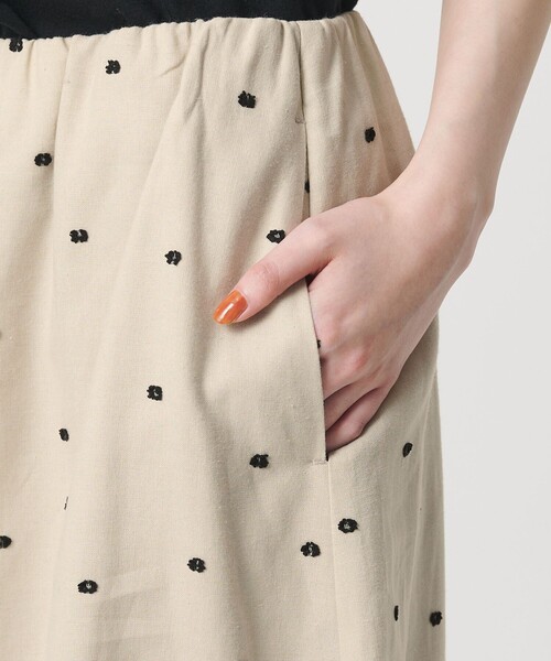 BEAUTY&YOUTH UNITED ARROWS（ビューティーアンドユースユナイテッドアローズ）の「麻ブレンド ドット フレアロングスカート（スカート・レディース・ナチュラル/ブラック・XS/M/S）」の13枚目の写真