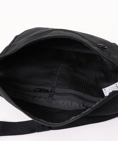 NIKE(ナイキ)の「NIKE ナイキ U HRTG XL WAISTPACK バッグ IB4369 010BLACK/WHITE(ボディバッグ/ウエストポーチ・メンズ・ブラック・FREE)」の3枚目の写真