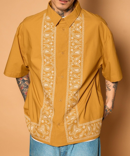 Subciety(サブサエティ)の「Embroidery bandanna shirt(シャツ/ブラウス・メンズ・マスタード/ホワイト/ブラック・X-LARGE/LARGE/MEDIUM/SMALL)」の1枚目の写真