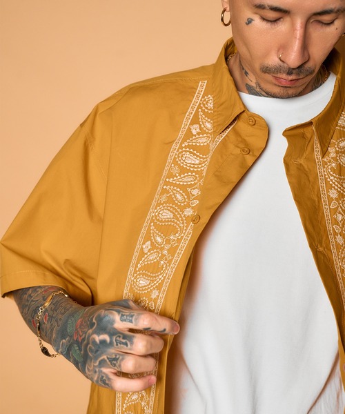Subciety(サブサエティ)の「Embroidery bandanna shirt(シャツ/ブラウス・メンズ・マスタード/ホワイト/ブラック・X-LARGE/LARGE/MEDIUM/SMALL)」の16枚目の写真