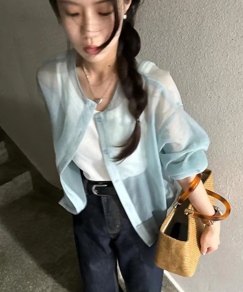 LAFFMO(ラフモ)の「ノーカラー裾ギャザーシアーシャツ(シャツ/ブラウス・レディース・ブルー/ブラック/ホワイト・F)」の22枚目の写真