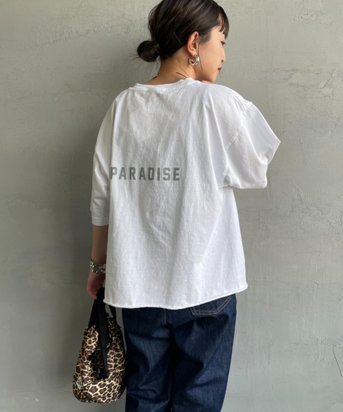 FUNG（ファング）の「[FUNG/ファング] 別注 WEEKEND カットオフ プリントTシャツ（Tシャツ/カットソー・レディース・ホワイト×シルバー/ホワイト×ピンク・M）」の7枚目の写真