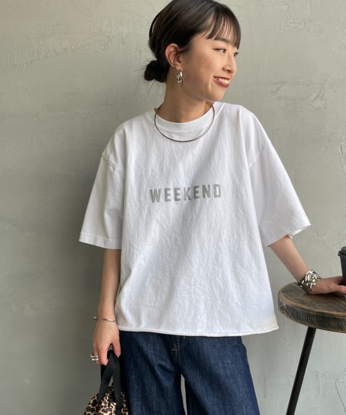 FUNG（ファング）の「[FUNG/ファング] 別注 WEEKEND カットオフ プリントTシャツ（Tシャツ/カットソー・レディース・ホワイト×シルバー/ホワイト×ピンク・M）」の5枚目の写真