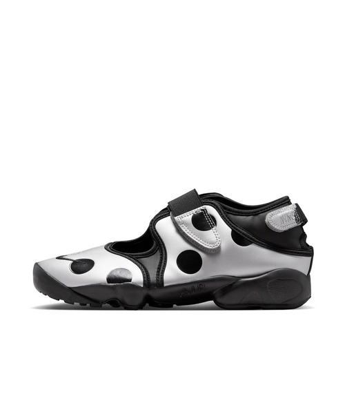 NIKE(ナイキ)の「NIKE ナイキ W AIR RIFT ウィメンズ エア リフト WIR1226 001BLACK/BLACK(スニーカー・メンズ・シルバー・26.0cm/25.0cm/24.0cm/23.0cm/22.0cm/27.0cm)」の1枚目の写真