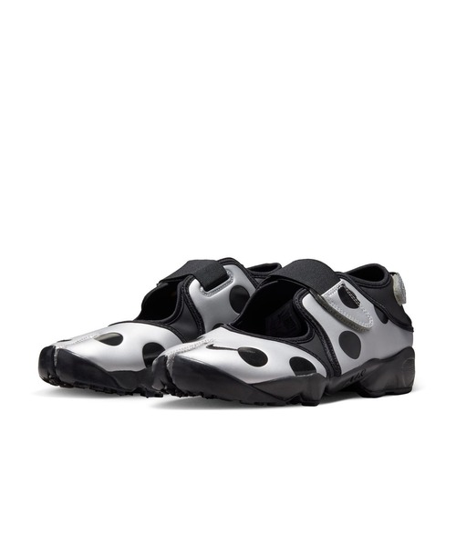 NIKE(ナイキ)の「NIKE ナイキ W AIR RIFT ウィメンズ エア リフト WIR1226 001BLACK/BLACK(スニーカー・メンズ・シルバー・26.0cm/25.0cm/24.0cm/23.0cm/22.0cm/27.0cm)」の6枚目の写真