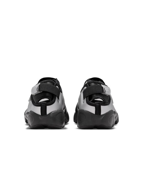 NIKE(ナイキ)の「NIKE ナイキ W AIR RIFT ウィメンズ エア リフト WIR1226 001BLACK/BLACK(スニーカー・メンズ・シルバー・26.0cm/25.0cm/24.0cm/23.0cm/22.0cm/27.0cm)」の5枚目の写真