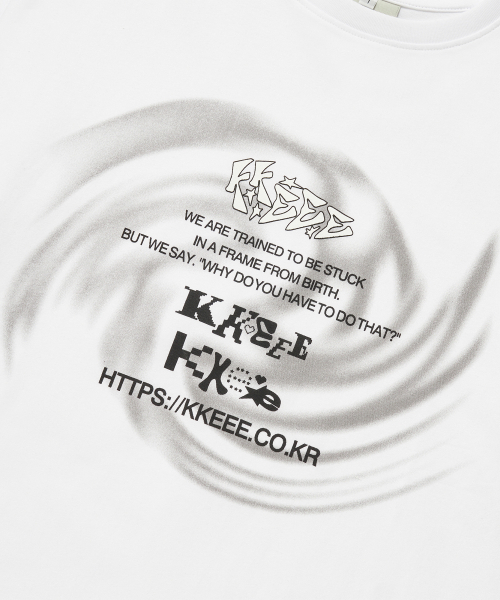 KKEEE(ケーケーイーイー)の「ロゴサークルオーバーサイズ半袖Tシャツ(2カラー)(Tシャツ/カットソー・レディース・ホワイト/ブラック・M/XL)」の5枚目の写真