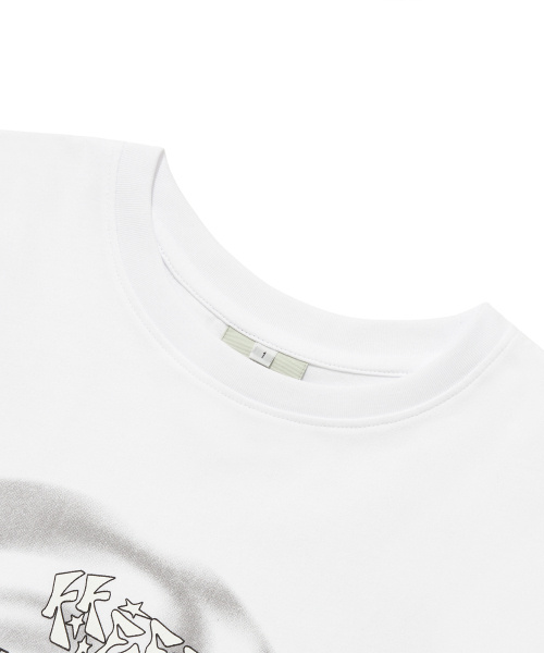 KKEEE(ケーケーイーイー)の「ロゴサークルオーバーサイズ半袖Tシャツ(2カラー)(Tシャツ/カットソー・レディース・ホワイト/ブラック・M/XL)」の6枚目の写真