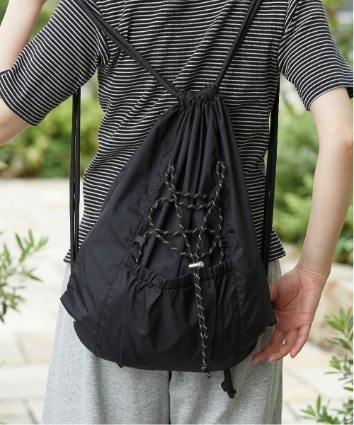 FAHRT(ファート)の「【FAHRT】(ファート) A4収納可能 撥水加工 ロゴ刺繍 ドローコード ナップサック(バックパック/リュック・メンズ・グレー/ブラック/カーキ・ONE SIZE)」の1枚目の写真