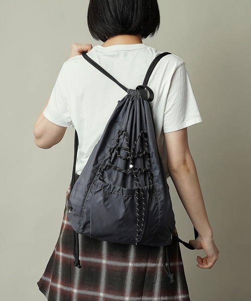 FAHRT(ファート)の「【FAHRT】(ファート) A4収納可能 撥水加工 ロゴ刺繍 ドローコード ナップサック(バックパック/リュック・メンズ・グレー/ブラック/カーキ・ONE SIZE)」の22枚目の写真