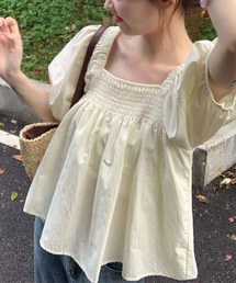 パフスリーブ半袖ギャザーブラウス