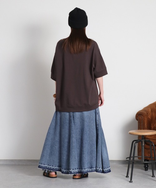 DISCUS ATHLETIC(ディスカス アスレチック)の「【DISCUS ATHLETIC】VIRGINIANカレッジロゴ/ルーズシルエット ショートスリーブTee(Tシャツ/カットソー・レディース・ブラック/オフホワイト/ブラウン・M)」の19枚目の写真