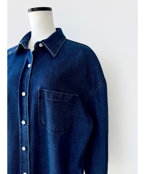 miies miim（ミーエスミーム）の「over denim shirt（シャツ/ブラウス・レディース・ライトブルー/インディゴブルー・FREE）」の4枚目の写真