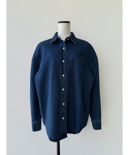 miies miim（ミーエスミーム）の「over denim shirt（シャツ/ブラウス・レディース・ライトブルー/インディゴブルー・FREE）」の6枚目の写真