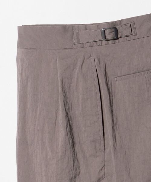 UNITED ARROWS(ユナイテッドアローズ)の「ワッシャーナイロン 2プリーツ サイドアジャスター ショーツ 撥水 ヨコストレッチ(その他パンツ・メンズ・ブラック/オリーブ/ライラック・S/L/XL/M)」の19枚目の写真
