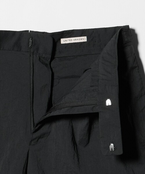 UNITED ARROWS(ユナイテッドアローズ)の「ワッシャーナイロン 2プリーツ サイドアジャスター ショーツ 撥水 ヨコストレッチ(その他パンツ・メンズ・ブラック/オリーブ/ライラック・S/L/XL/M)」の13枚目の写真