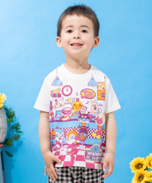 ANPANMAN KIDS COLLECTION(アンパンマンキッズコレクション)の「みんな集合ダイナーTシャツ(Tシャツ/カットソー・キッズ・オフホワイト・120cm/110cm/100cm/90cm)」の1枚目の写真