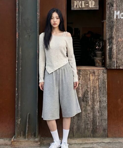 BASIC LABEL（ベーシックラベル）の「Rareub Side Pintuck Wide Bermuda Shorts Pants 3 Color [BLST_4501]（その他パンツ・レディース・グレー/ブラック/オフホワイト・SMALL/MEDIUM/LARGE）」の7枚目の写真