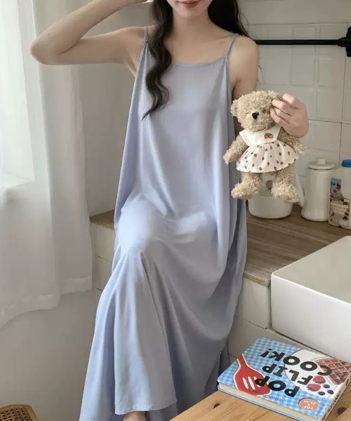 NANEA(ナネア)の「カップなし Aライン キャミソール マキシワンピース(ワンピース・レディース・グリーン/ブラック/イエロー/ブルー・フリー)」の4枚目の写真