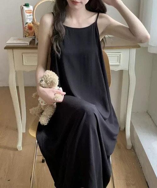 NANEA(ナネア)の「カップなし Aライン キャミソール マキシワンピース(ワンピース・レディース・グリーン/ブラック/イエロー/ブルー・フリー)」の1枚目の写真