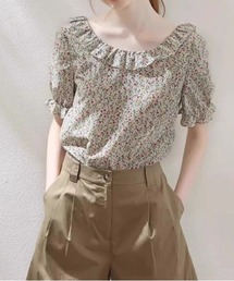 パフスリーブ」に該当するレディースのトップス（花柄・ボタニカル柄