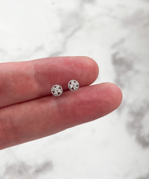 yu-ka(ユーカ)の「YU-KA:ミニデザインスタッドピアス Mini design stud earrings(ピアス(両耳用)・レディース・ゴールド/シルバー・FREE)」の1枚目の写真