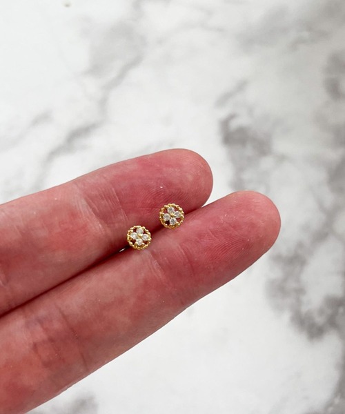 yu-ka(ユーカ)の「YU-KA:ミニデザインスタッドピアス Mini design stud earrings(ピアス(両耳用)・レディース・ゴールド/シルバー・FREE)」の2枚目の写真